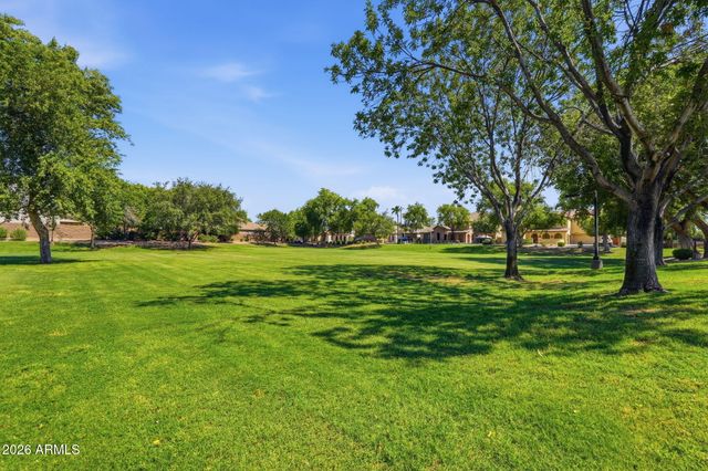 2402 E EVERGLADE Court, Chandler, AZ 85249