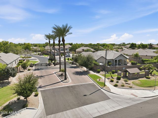 2402 E EVERGLADE Court, Chandler, AZ 85249