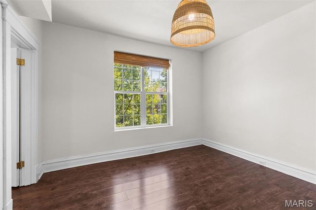 5928 De Giverville Avenue, St Louis, MO 63112