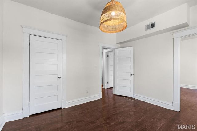 5928 De Giverville Avenue, St Louis, MO 63112