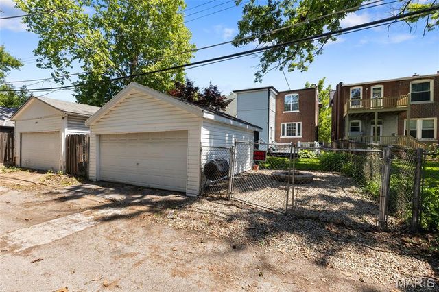 5928 De Giverville Avenue, St Louis, MO 63112