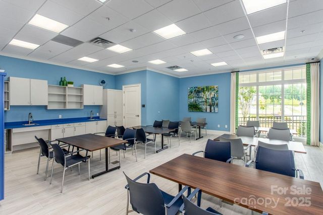 7343 Overjoyed Crossing 318, Charlotte, NC 28215