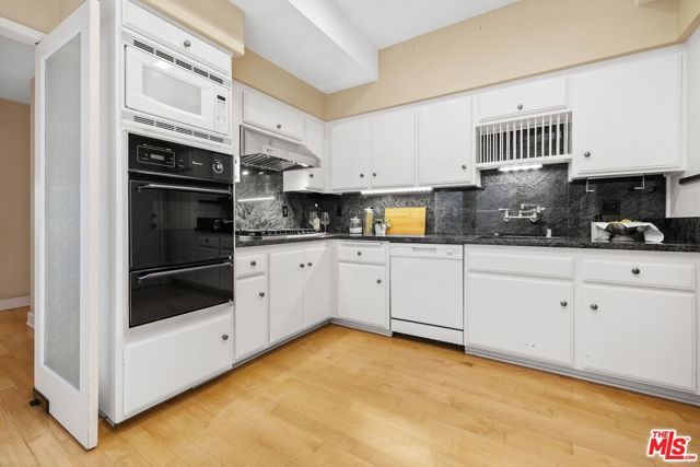 1220 Manning Avenue 7, Los Angeles, CA 90024