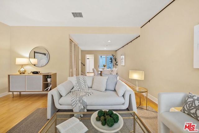 1220 Manning Avenue 7, Los Angeles, CA 90024