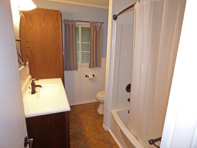 275 Okmulgee Drive, Cherokee Village, AR 72529