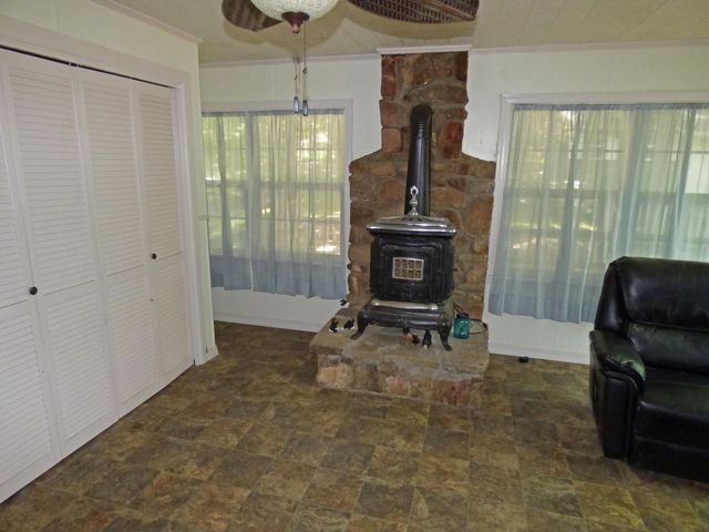 275 Okmulgee Drive, Cherokee Village, AR 72529