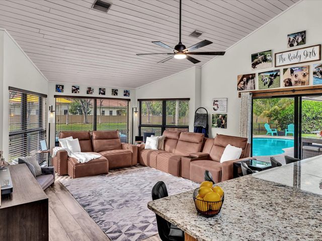 8929 NW 53rd Manor, Coral Springs, FL 33067