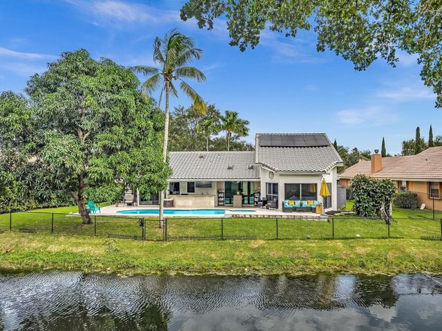 8929 NW 53rd Manor, Coral Springs, FL 33067