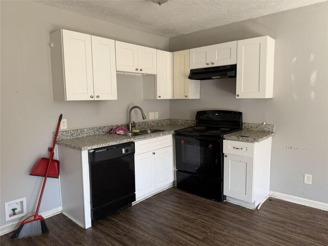 2409 Hodges Street, Baytown, TX 77521