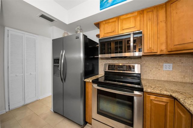 421 WINDRUSH BAY DRIVE 421, Tarpon Springs, FL 34689