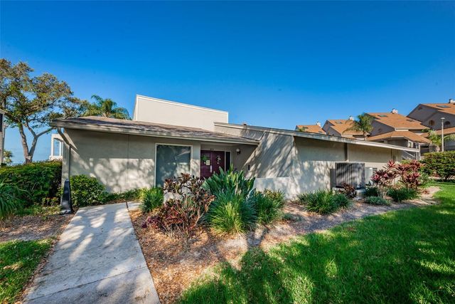 421 WINDRUSH BAY DRIVE 421, Tarpon Springs, FL 34689