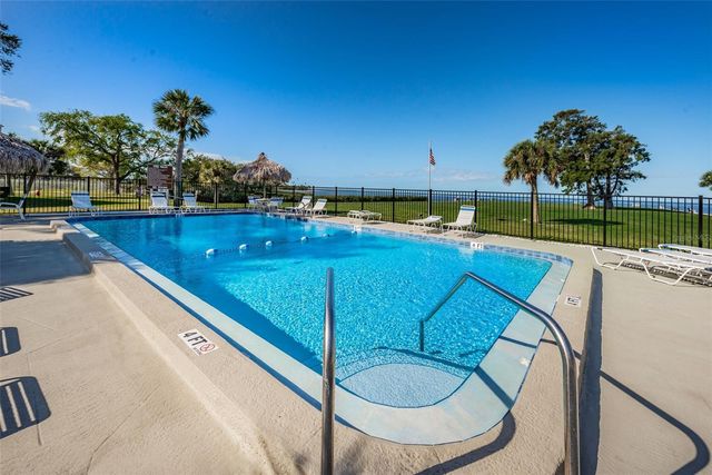 421 WINDRUSH BAY DRIVE 421, Tarpon Springs, FL 34689