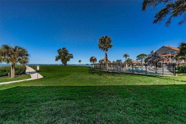 421 WINDRUSH BAY DRIVE 421, Tarpon Springs, FL 34689