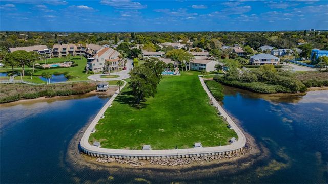 421 WINDRUSH BAY DRIVE 421, Tarpon Springs, FL 34689