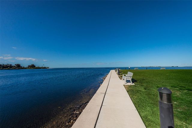 421 WINDRUSH BAY DRIVE 421, Tarpon Springs, FL 34689
