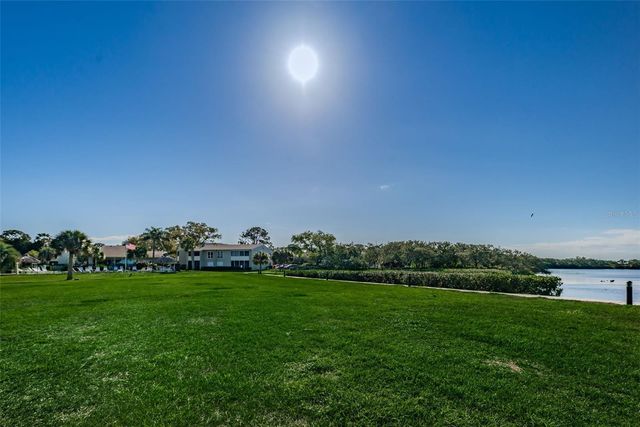 421 WINDRUSH BAY DRIVE 421, Tarpon Springs, FL 34689