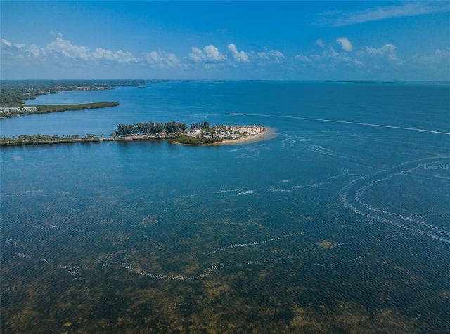 421 WINDRUSH BAY DRIVE 421, Tarpon Springs, FL 34689