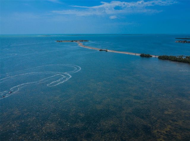 421 WINDRUSH BAY DRIVE 421, Tarpon Springs, FL 34689