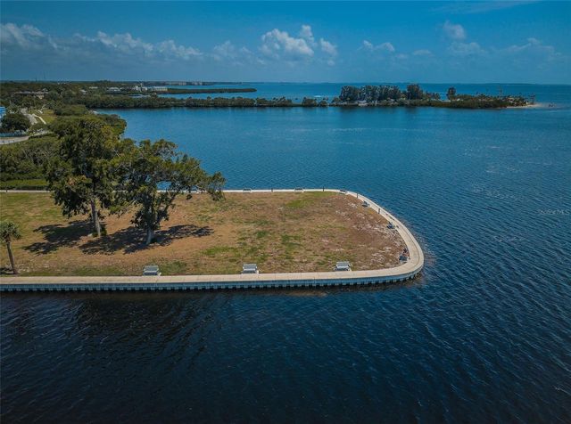 421 WINDRUSH BAY DRIVE 421, Tarpon Springs, FL 34689