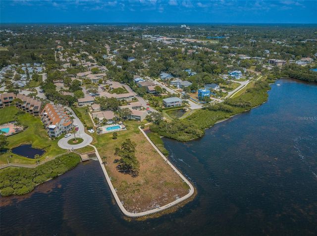 421 WINDRUSH BAY DRIVE 421, Tarpon Springs, FL 34689