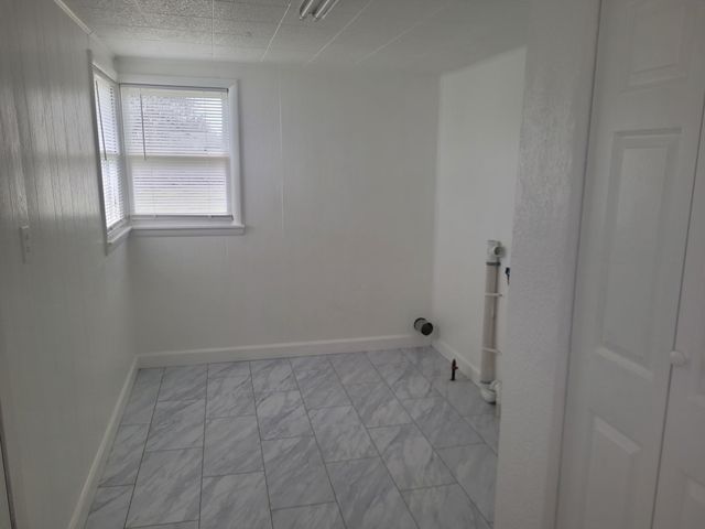 2130 E Street NW, Miami, OK 74354