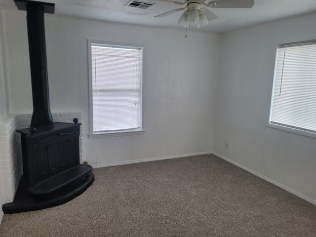 2130 E Street NW, Miami, OK 74354