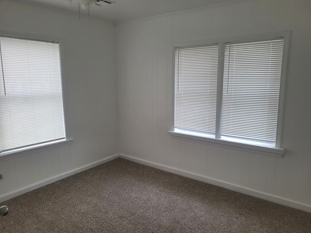 2130 E Street NW, Miami, OK 74354