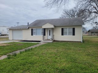 2130 E Street NW, Miami, OK 74354