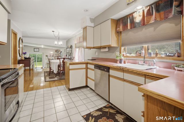 25 Oneil Road, Oxford, CT 06478