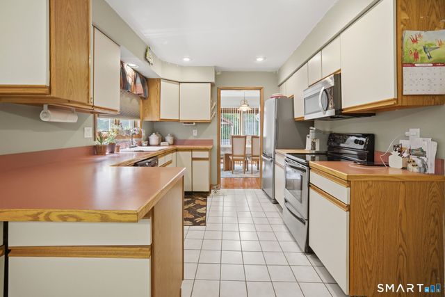 25 Oneil Road, Oxford, CT 06478