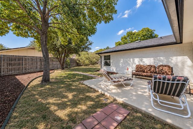 3101 Whisperwood Lane, Bedford, TX 76021