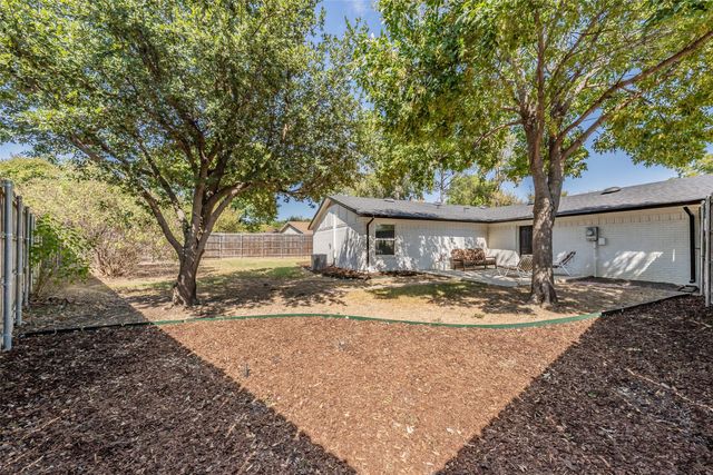 3101 Whisperwood Lane, Bedford, TX 76021