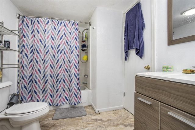 196 N Gardner Avenue, Battle Creek, MI 49037