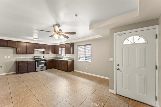 6102 S San Pedro Street, Los Angeles, CA 90003