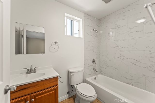 6102 S San Pedro Street, Los Angeles, CA 90003