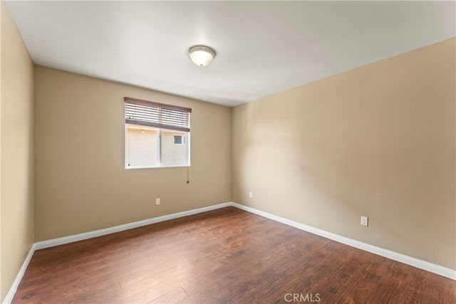 6102 S San Pedro Street, Los Angeles, CA 90003