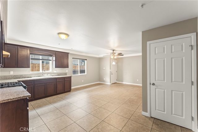 6102 S San Pedro Street, Los Angeles, CA 90003