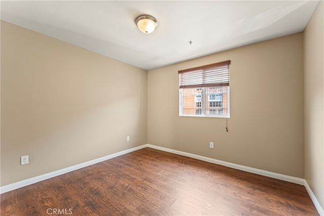 6102 S San Pedro Street, Los Angeles, CA 90003