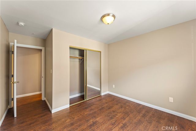 6102 S San Pedro Street, Los Angeles, CA 90003