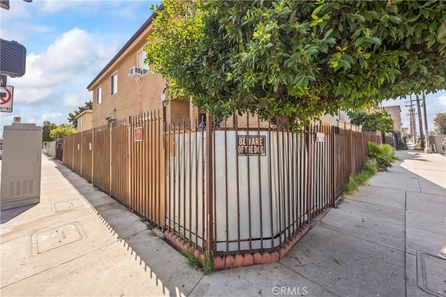 6102 S San Pedro Street, Los Angeles, CA 90003