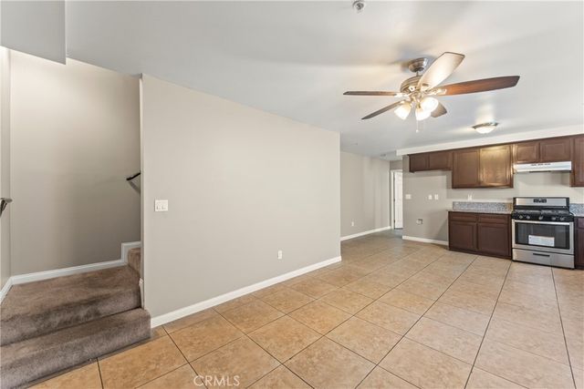 6102 S San Pedro Street, Los Angeles, CA 90003
