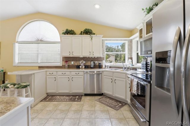6928 W Hamill Court, Homosassa, FL 34446