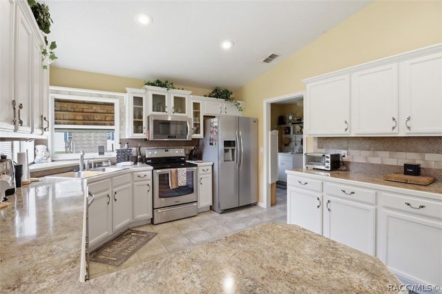 6928 W Hamill Court, Homosassa, FL 34446