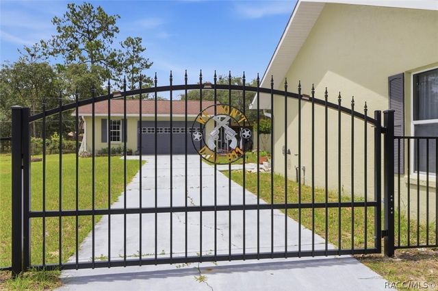 6928 W Hamill Court, Homosassa, FL 34446