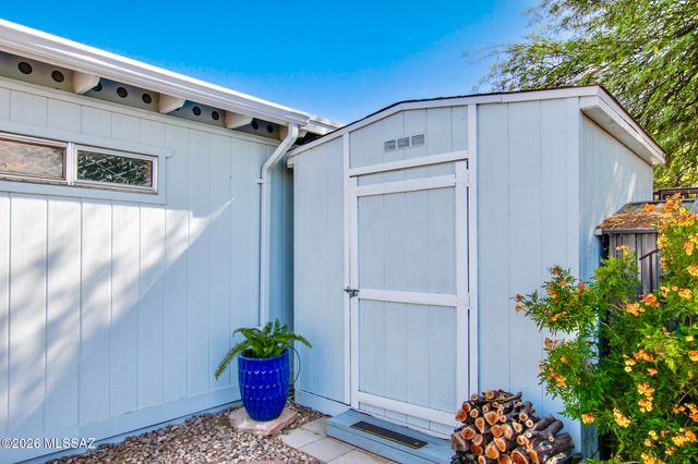 6969 N Northlight Drive, Tucson, AZ 85741