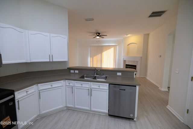 706 BONAPARTE Drive, Jacksonville, FL 32218