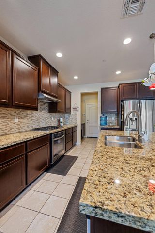 727 N Pergola Ct, Mountain House, CA 95391