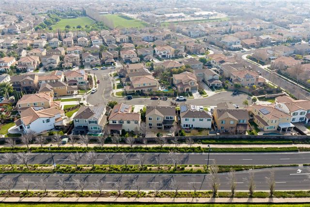 727 N Pergola Ct, Mountain House, CA 95391