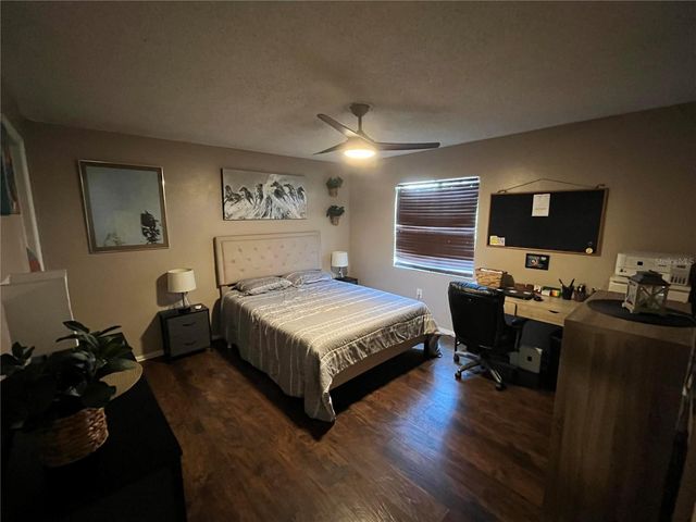 2632 HIDDEN LAKE DR N B, Sarasota, FL 34237