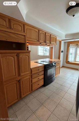 52816 Heatherway Drive, Shelby Twp, MI 48316